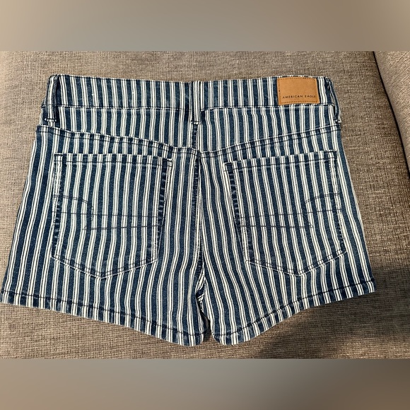 American Eagle AE Ne(x)t Level Stretch striped denim shorts. NWT Size 6 - Picture 3 of 4